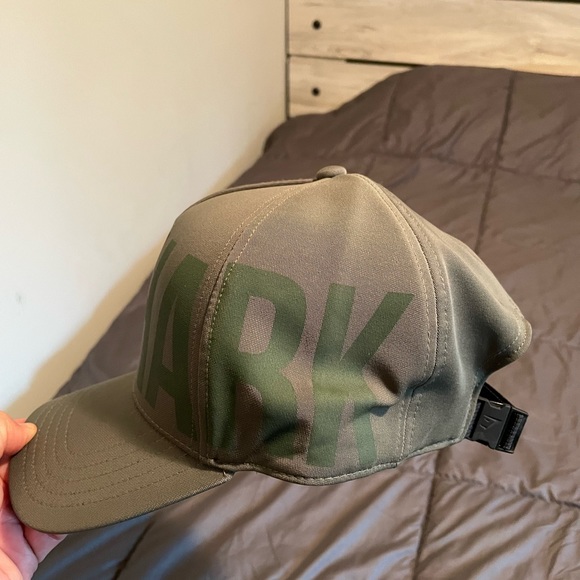 Gymshark Hat - Picture 3 of 6